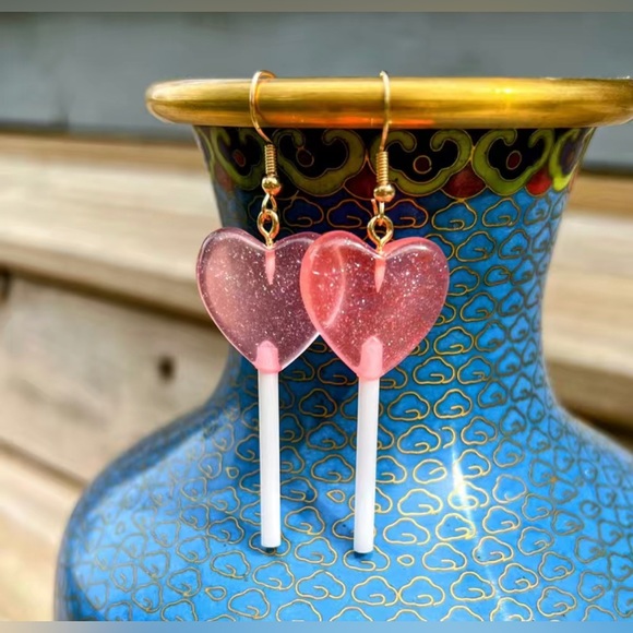 Jewelry - NWOT 💖 Heart Lollipop Drop Earrings
